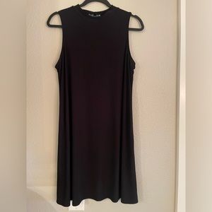 Black sleeveless dress - size L